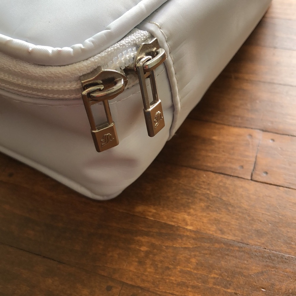 L’OCCITANE make up bag - Picture 3 of 9